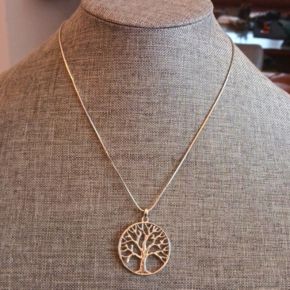 Silvertone Tree of Life on Chain - Pre-loved